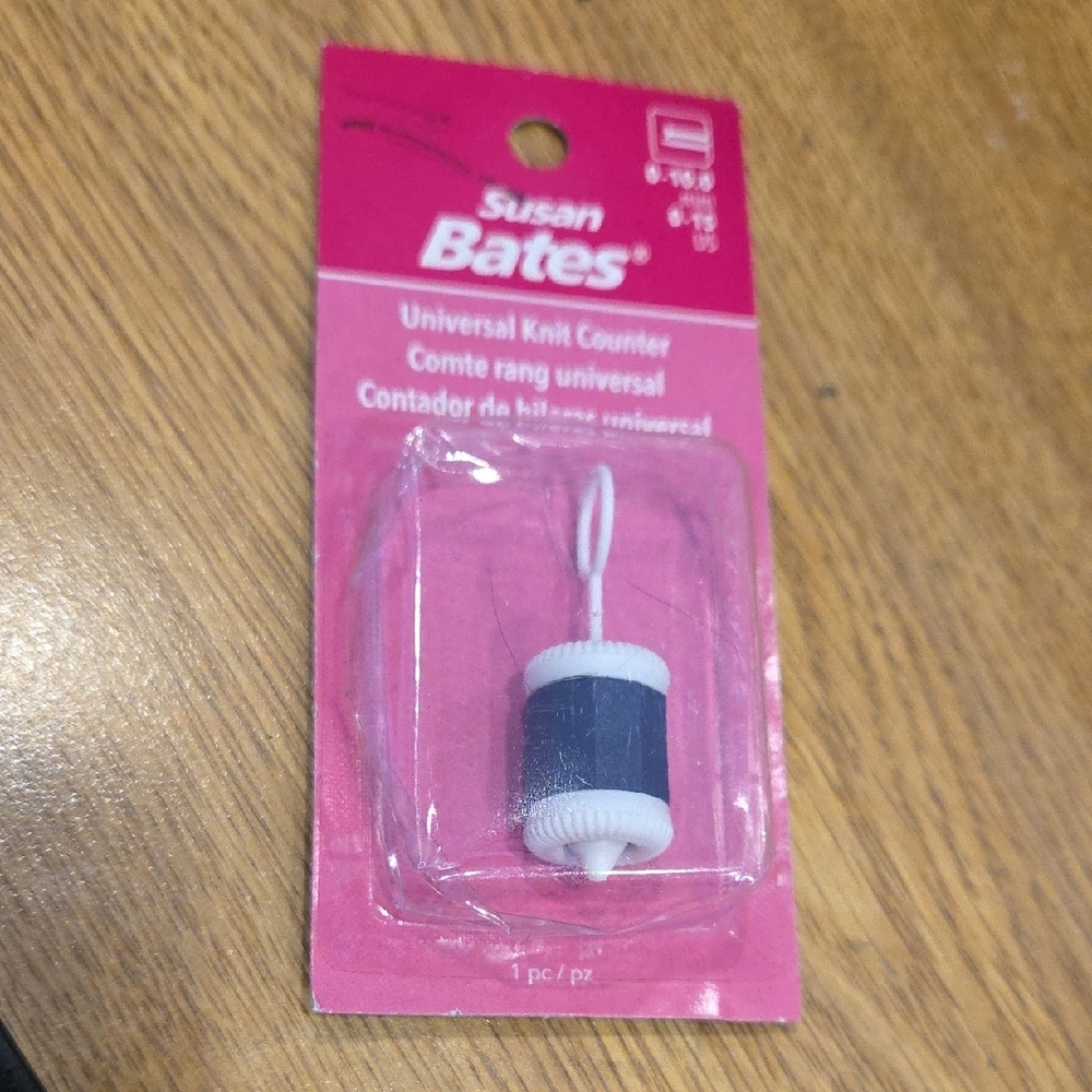 Universal Knit Counter - Black and White